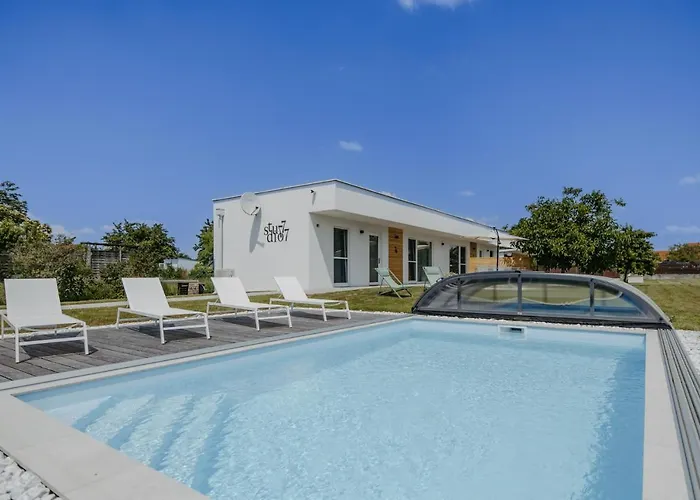 Studio 777 Apartments